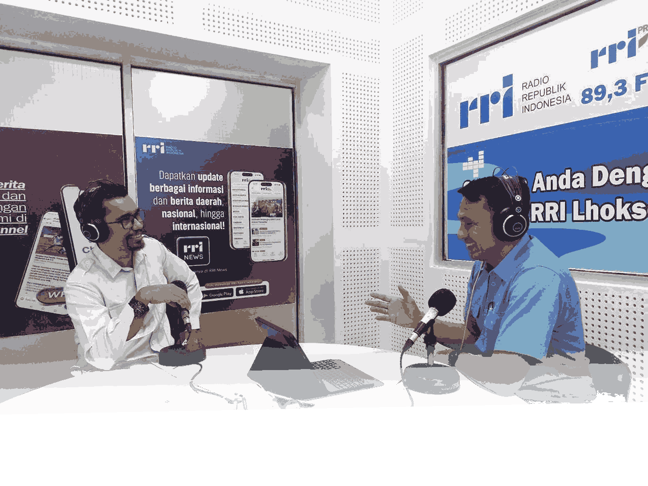 Ayi dalam gelar wicara yang dipandu Rudi Saifannur