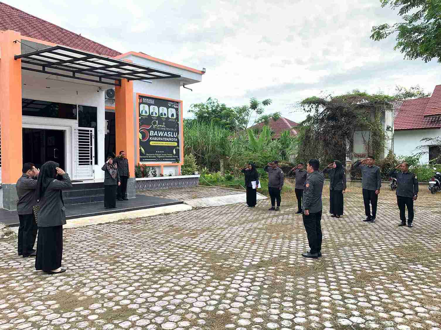 Apel Pagi Rutin Jajaran Bawaslu Kota Lhokseumawe