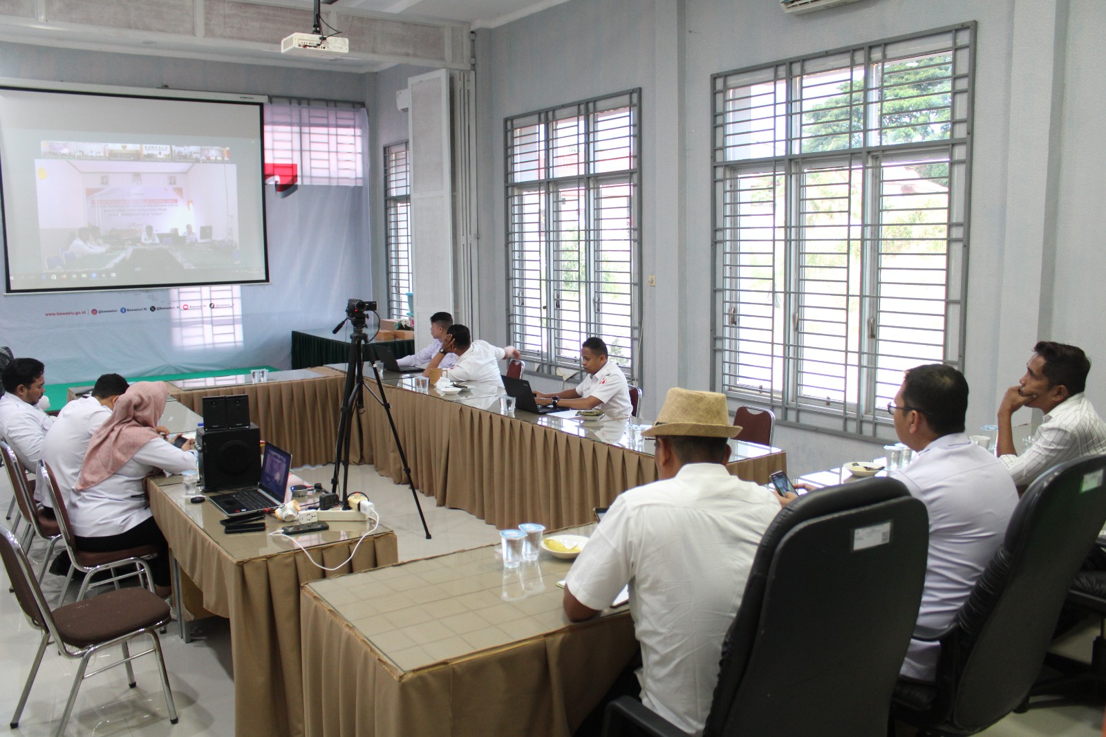 Rapat Evaluasi Pengisian SAQ Melalui Zoom Meeting