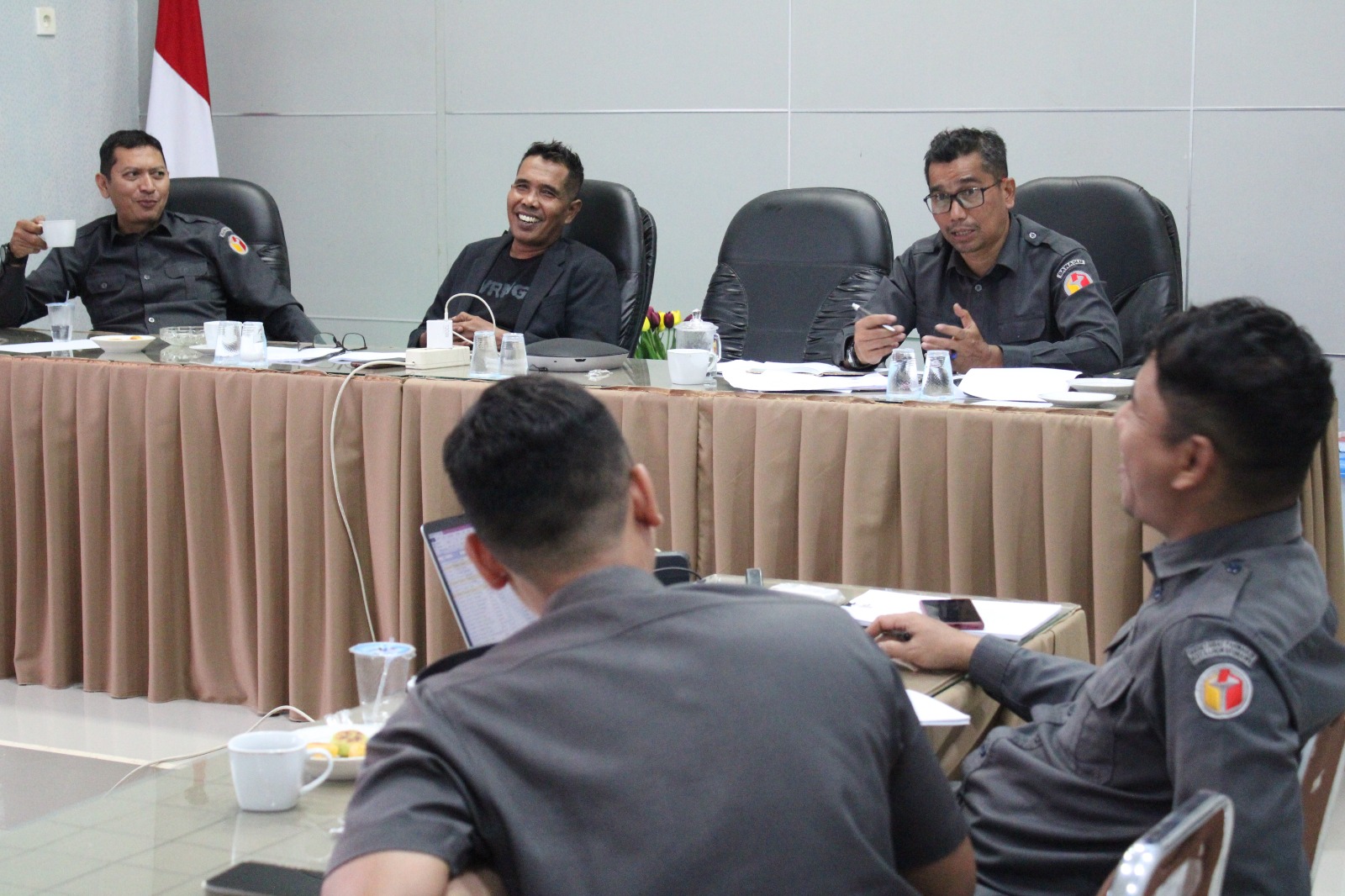 Bawaslu Kota Lhokseumawe menggelar rapat uji petik