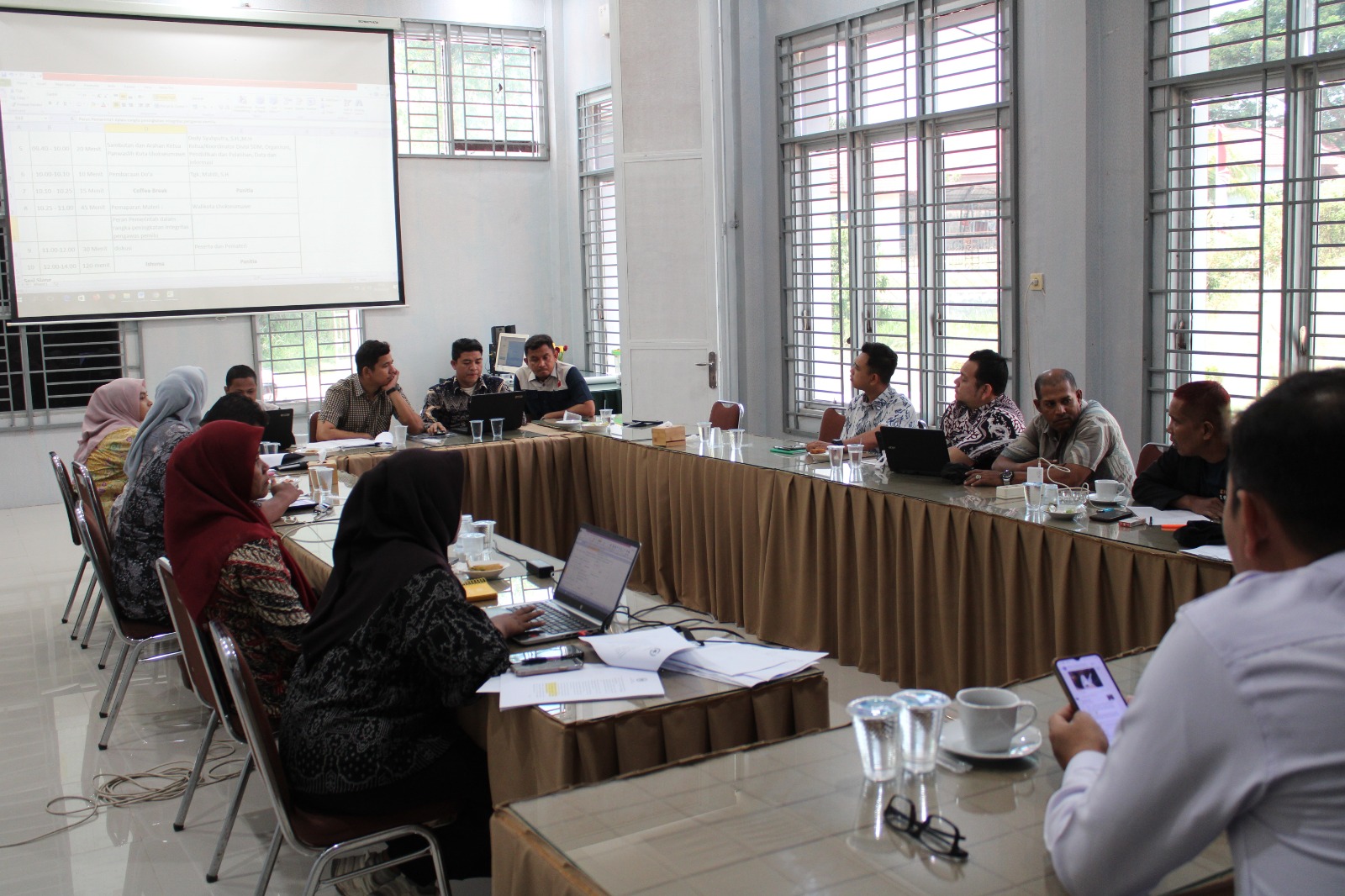 Bawaslu Kota Lhokseumawe Gelar Rapat Persiapan Kegiatan Pembinaan dan Penguatan Kelembagaan