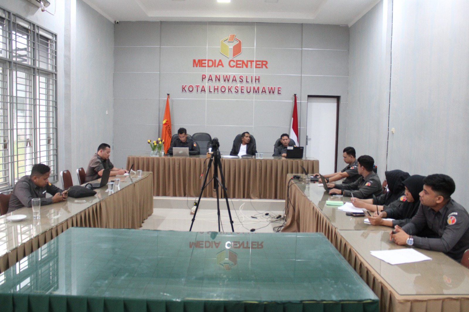  rapat pencermatan data pemutakhiran partai politik