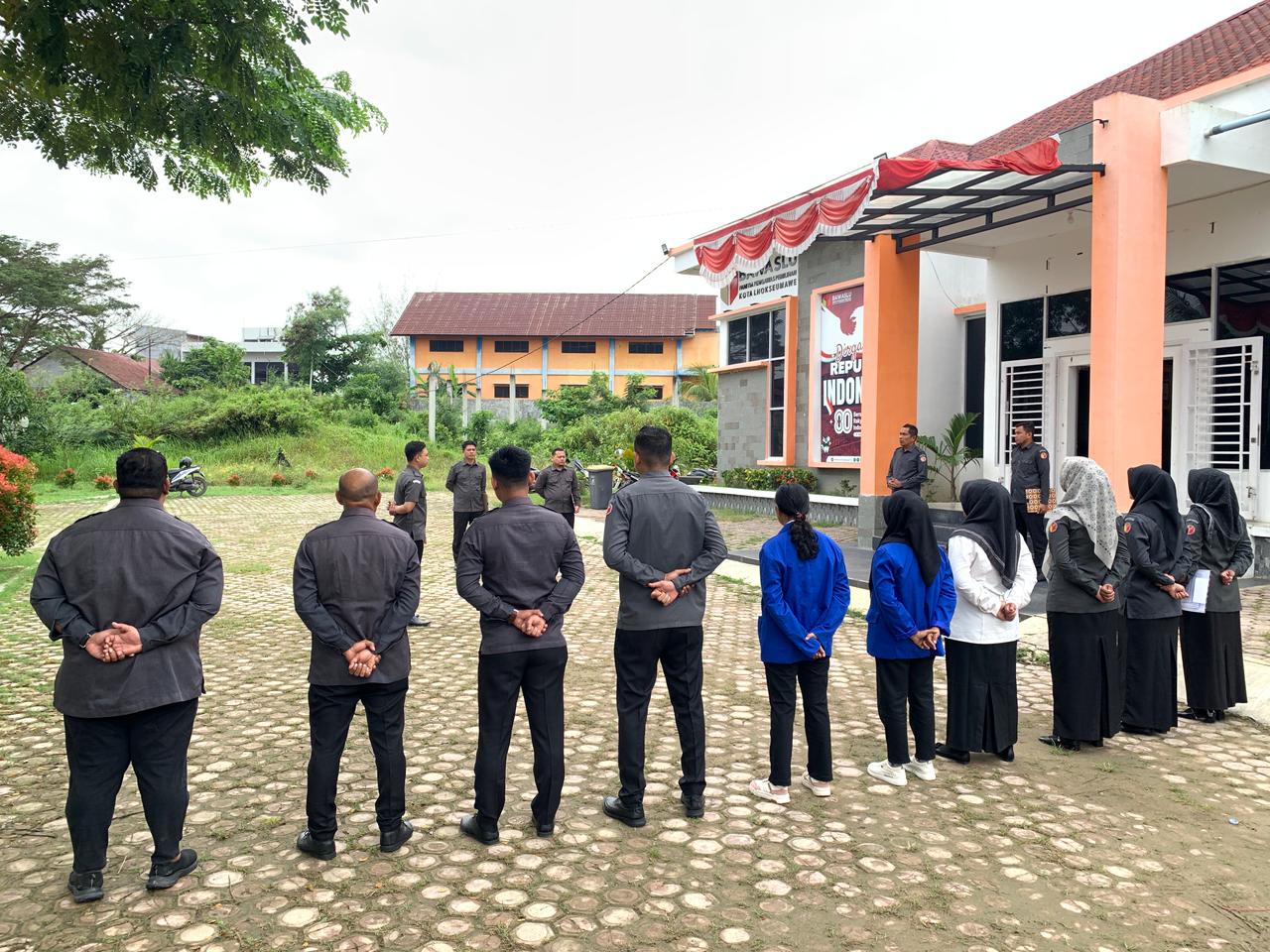 Arahan dari ketua dan Anggota Bawaslu Kota Lhokseumawe Dedy Syahputra