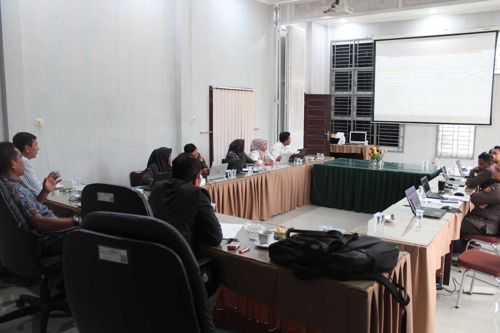 rapat tindak lanjut atas Instruksi Ketua Bawaslu RI Nomor 2 Tahun 2026 tentang tugas konsolidasi demokrasi