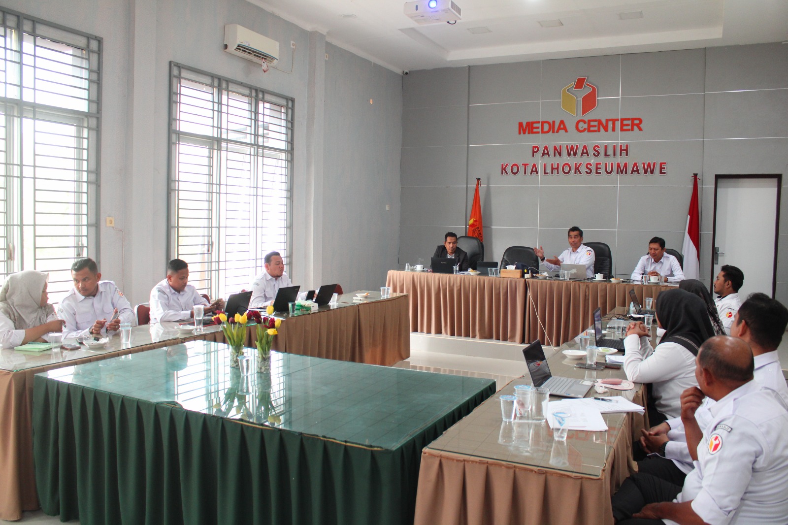 Rapat Optimalkan Pengelolaan Dokumen Hukum dan Bentuk Tim Penyusunan Artikel