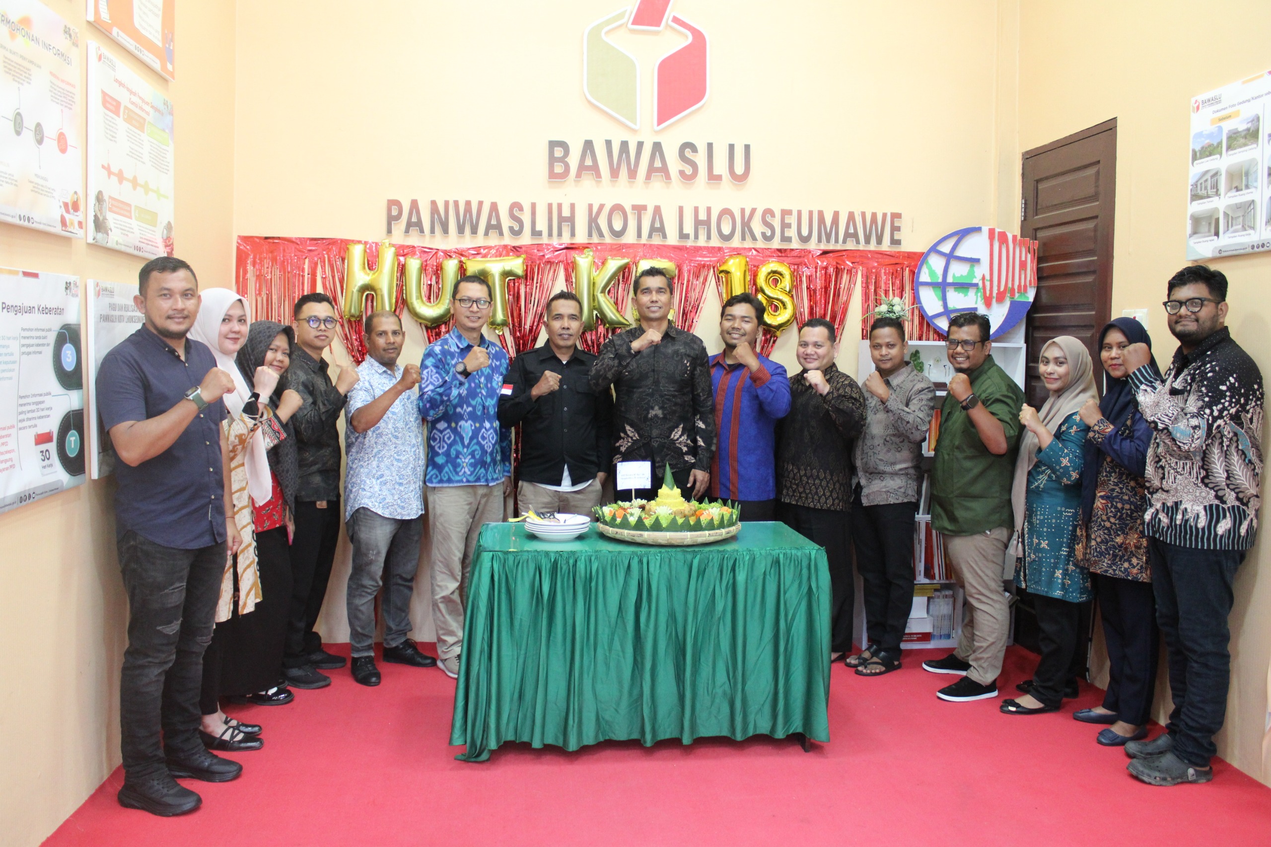 Bawaslu Kota Lhokseumawe menggelar kegiatan syukuran