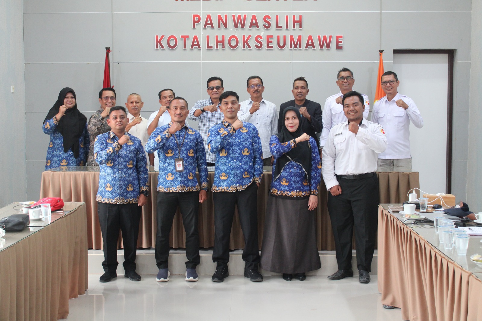 KIP-Panwaslih Kota Lhokseumawe berkoordinasi mengenai pemutakhiran data di Sipol, Rabu, 17 Juni 2026. Foto: Dok.Panwaslih Lhokseumawe