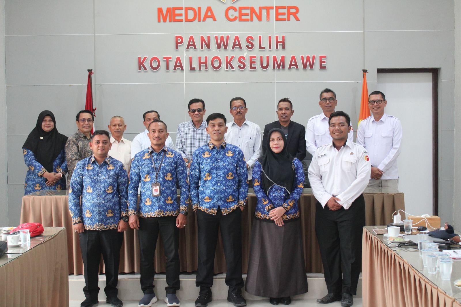 KIP-Panwaslih Kota Lhokseumawe berkoordinasi mengenai pemutakhiran data di Sipol, Rabu, 17 Juni 2026. Foto: Dok.Panwaslih Lhokseumawe