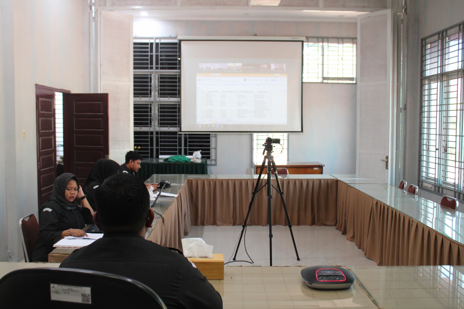 Zoom Meeting bersama Bawaslu Provinsi dan Bawaslu Kab/Kota se-Aceh