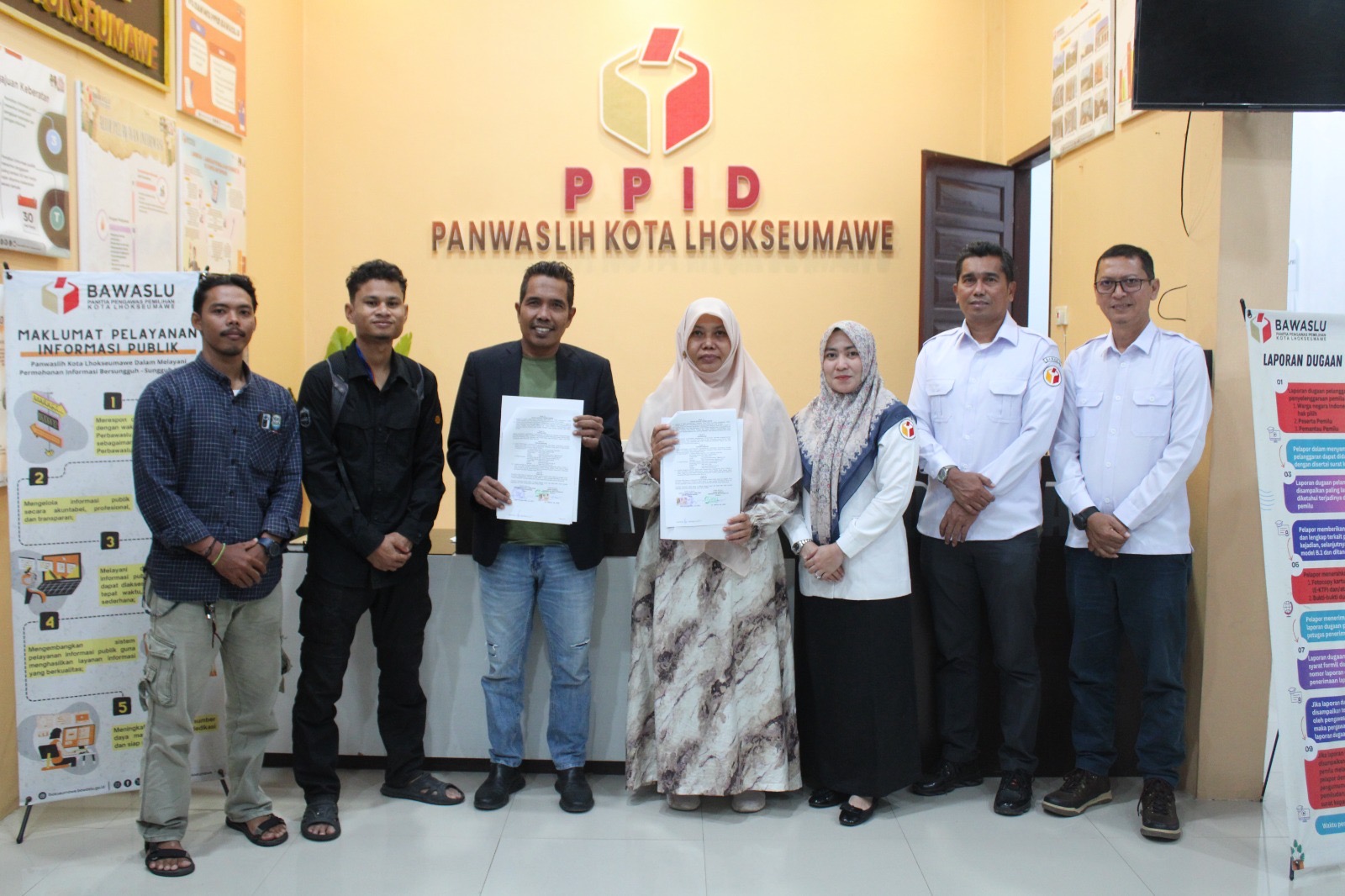 Penandatanganan perjanjian kerja sama Dengan pihak Bank Sampah Unimal 