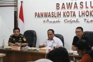 tim Sentra Gakkumdu yang terdiri dari Panwaslih, Kepolisian, dan Kejaksaan Negeri Lhokseumawe