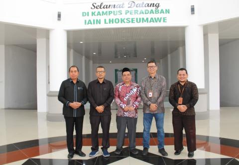 Foto Bersama Panwaslih Kota Lhokseumawe dengan Pimpinan IAIN Lhokseumawe