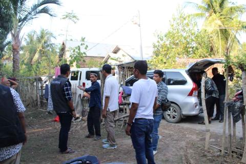 Bawaslu Kota Lhokseumawe turun langsung memberikan dukungan moral dan bantuan kepada korban banjir di Kabupaten Aceh Utara