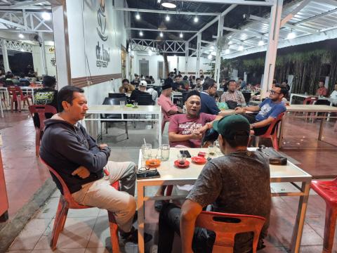 Diskusi Demokrasi bersama salah satu warga Kota Lhokseumawe