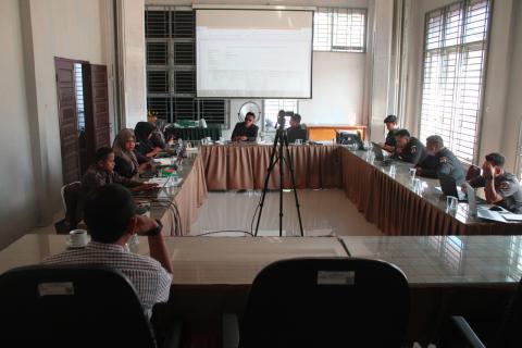 Rapat pleno mingguan