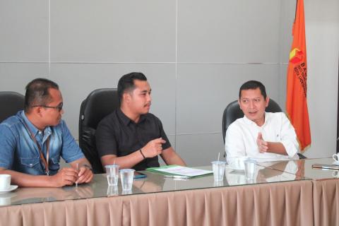 Konsolidasi Demokrasi Bawaslu Kota Lhokseumawe Bahas Keterkaitan Demokrasi yang gagap