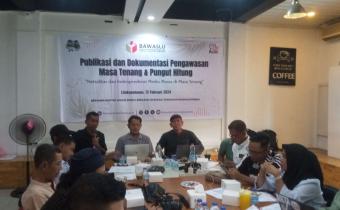 Panwaslih Lhokseumawe menggelar kegiatan Publikasi dan Dokumentasi Pengawasan Masa Tenang dan Pemungutan serta Penghitungan Suara Pemilu 2024, Selasa 13 Februari 2024. | Foto : KBA.ONE, Dedy