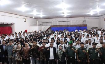 Foto bersama 479 Pengawas TPS dilantik di Kota Lhokseumawe