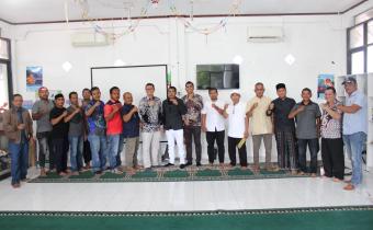 Sesi foto bersama warga Kampung Jawa Lhokseumawe