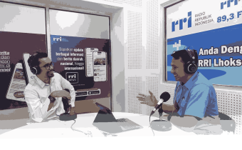 Ayi dalam gelar wicara yang dipandu Rudi Saifannur