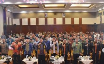 Ketua dan Anggota serta Koordinator Sekretariat Bawaslu Kota Lhokseumawe menghadiri kegiatan Penguatan Kelembagaan Pengawas Pemilu