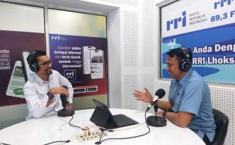 Ayi dalam gelar wicara yang dipandu Rudi Saifannur