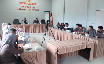 Bawaslu Kota Lhokseumawe Laksanakan Rapat Pleno Mingguan