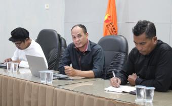 Joelman Subaidi sebagai narasumber pada kegiatan ngabuburit pengawasan. Foto : Humas