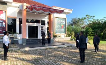 Pembacaan Pancasila oleh Pembina Apel