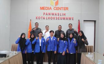 foto bersama mahasiswa magang dari Universitas Senior Medan (USM)