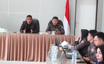 Arahan dan Pembekalan dari ketua Bawaslu Kota Lhokseumawe Dedy Syahputra