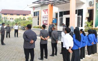 Arahan apel dari Koordinator Sekretariat Bawaslu Kota Lhokseumawe