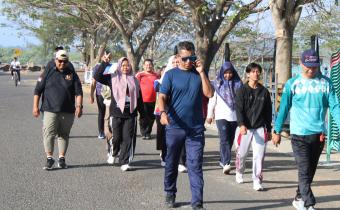  jalan sehat yang digelar di Waduk Pusong