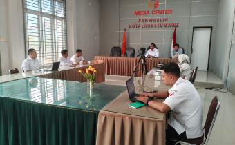 Bawaslu Kota Lhokseumawe menggelar rapat internal terkait uji petik