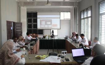rapat pleno mingguan