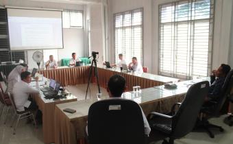 Rapat pleno mingguan